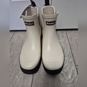 Canadiana Womens Cream Rubber Rain Water Puddle Chelsea Boots with Black Sole